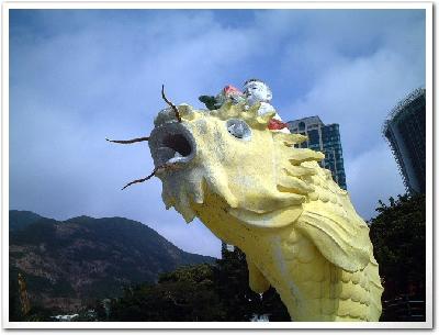 041111hk16.jpg